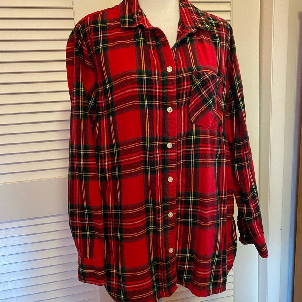 Old Navy red tartan flannel button-up - size XL